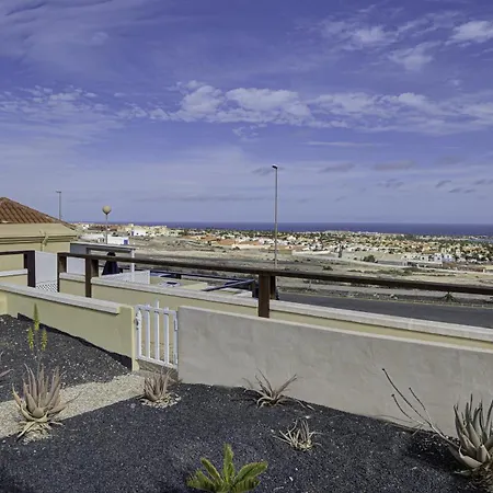 Private Terrace With Parking & Pool Appartamento